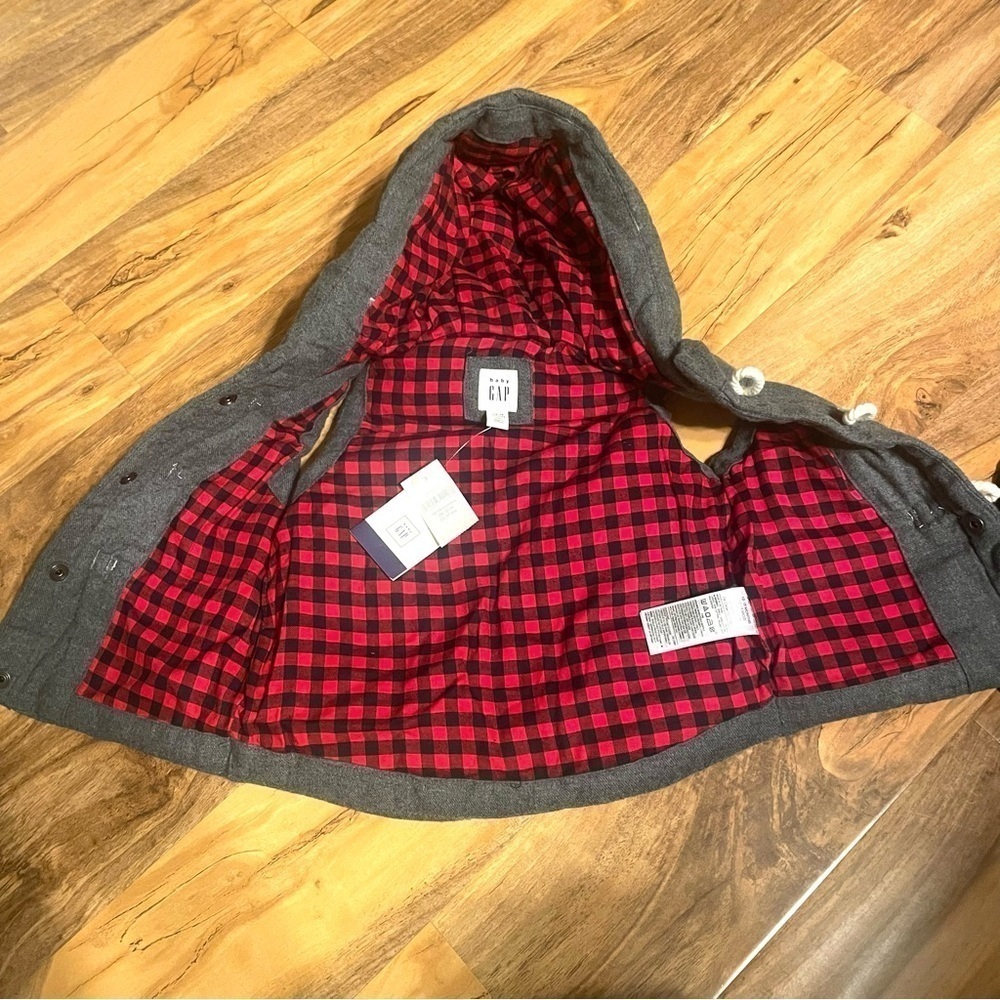 Baby Gap Quilted Toggle Gray Hoodie Vest NWT 12-18 month - Picture 6 of 10